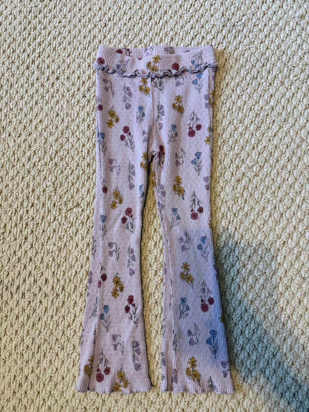 Zara Lilac Floral Ribbed Leggings with Yellow, Blue, and Red Accents